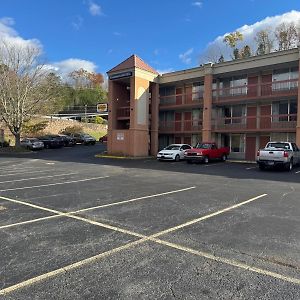 Oyo Hotel Harriman Near I-40