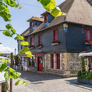 L'Absinthe Hotel